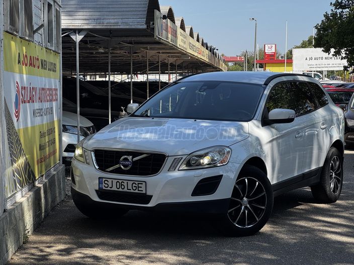 VOLVO XC60 2.0 D [D4] Momentum FWD