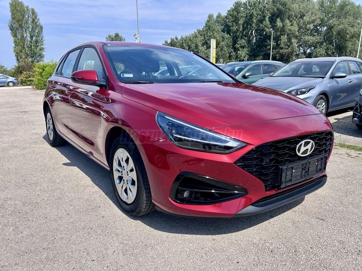 Hyundai i30 Trend 1.5 DPI MT6 :: Ultimate Red metál