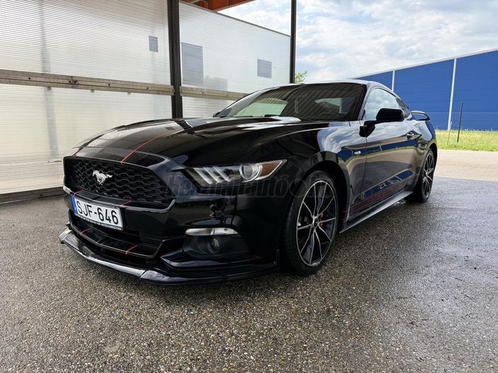 FORD MUSTANG Fastback 3.7 V6