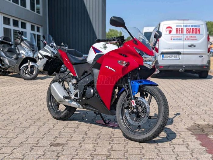 HONDA CBR 125 R