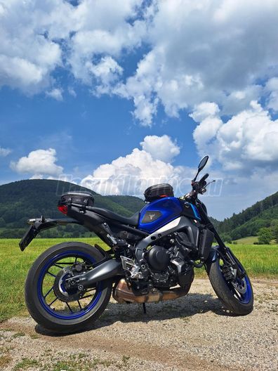 YAMAHA MT-09