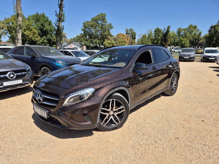 MERCEDES-BENZ GLA 220 CDI d Urban 4Matic 7G-DCT