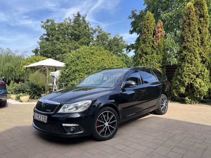 SKODA OCTAVIA Combi 2.0 TFSI RS DSG