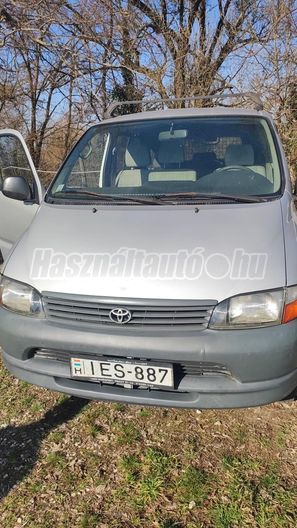 TOYOTA HIACE 2.4 D Glass Van