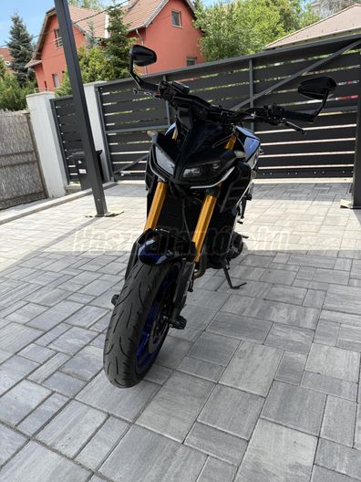 YAMAHA MT-09