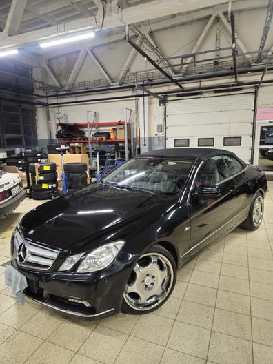 MERCEDES-BENZ E 200