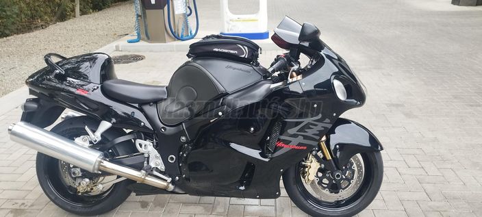 SUZUKI GSX 1300 R (HAYABUSA)