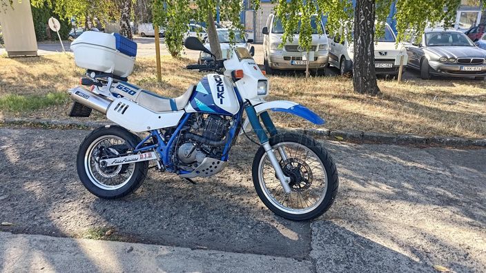 SUZUKI DR 650 R