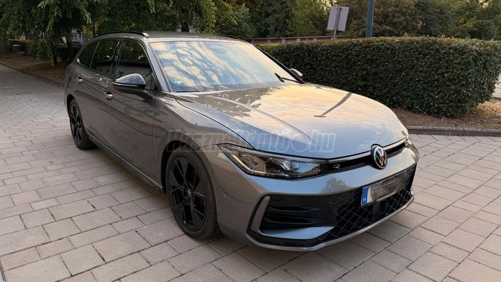 VOLKSWAGEN PASSAT Variant 2.0 TDI R-Line DSG