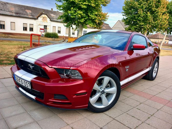 FORD MUSTANG Fastback 5.0 V8 GT