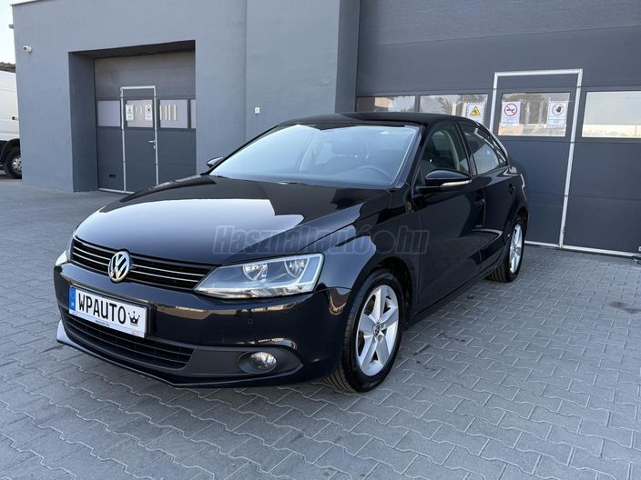 VOLKSWAGEN JETTA VI 1.2 TSI Comfortline