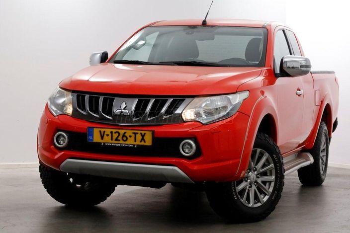 MITSUBISHI L 200 2.4 DI-D 180pk Club Cab Intense 4x4 High/Low Gearing + Dif