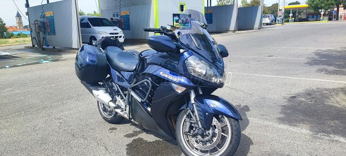 KAWASAKI GTR 1400