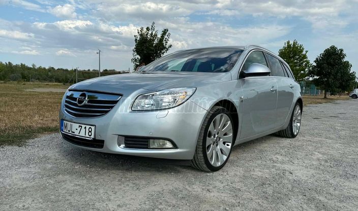 OPEL INSIGNIA Sports Tourer 2.0 CDTI Cosmo