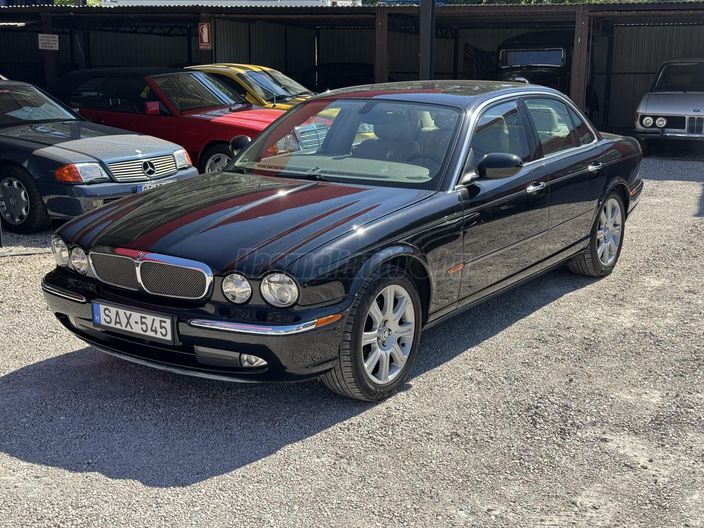 JAGUAR XJ XJ8 4.2 V8 Executive (Automata)