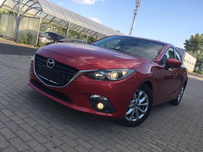 MAZDA 3 Sport 2.0 Revolution