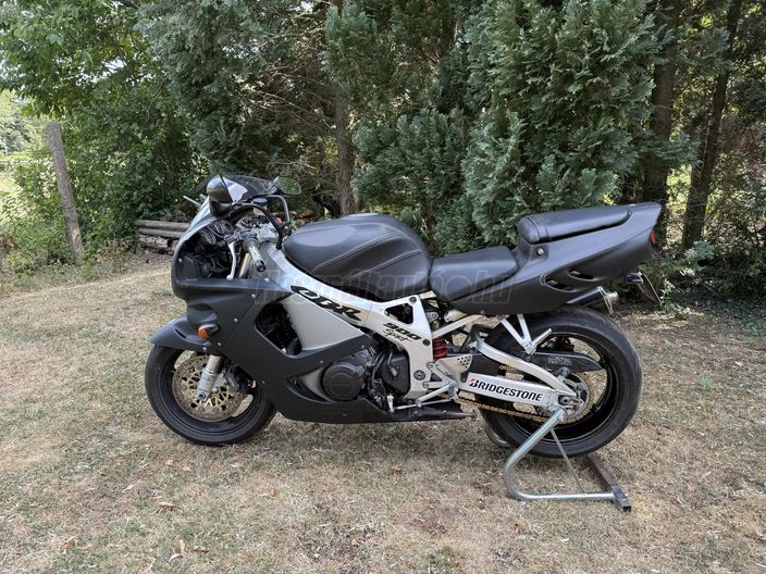 HONDA CBR 900 RR