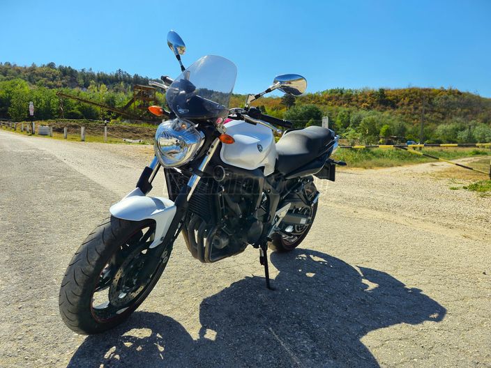 YAMAHA FZ6-N