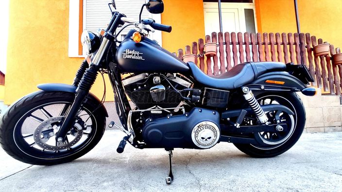 HARLEY-DAVIDSON DYNA STREET BOB