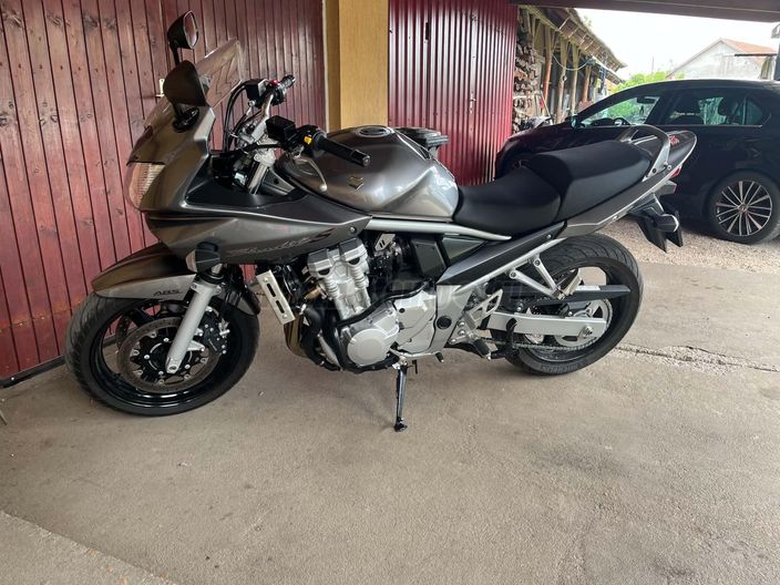 SUZUKI GSF 650 S