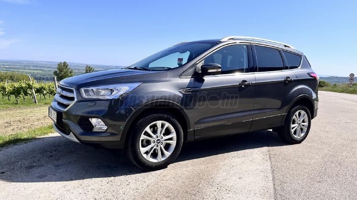 FORD KUGA 1.5 EcoBoost Titanium