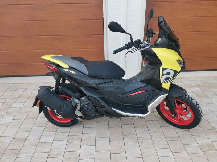 APRILIA SR GT 125