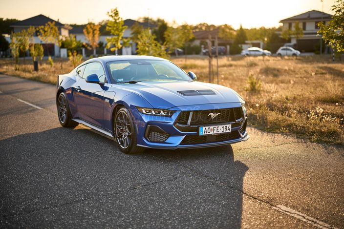 FORD MUSTANG Fastback GT 5.0 Ti-VCT