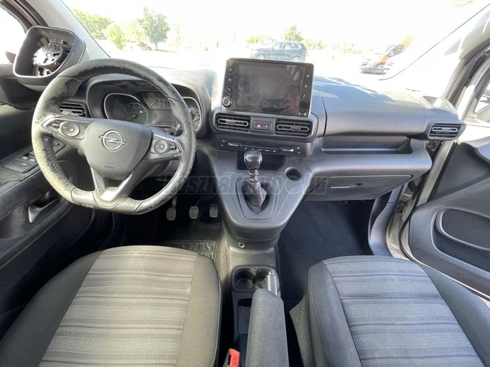 OPEL COMBO Life 1.2 T Enjoy XL (7 személyes )