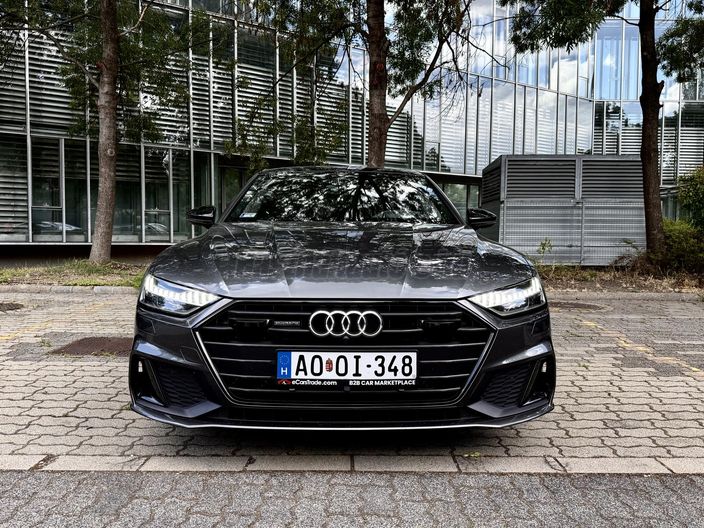 AUDI A7 Sportback 55 TFSI e quattro S-tronic [5 személy]