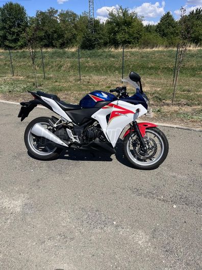 HONDA CBR 250R