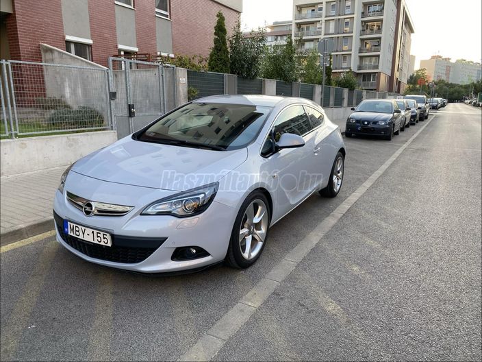 OPEL ASTRA J GTC 1.6 T Sport