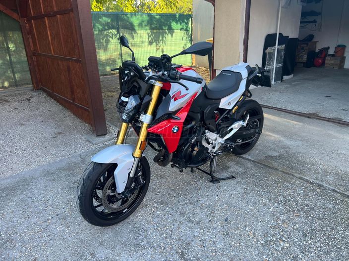 BMW F 900 R