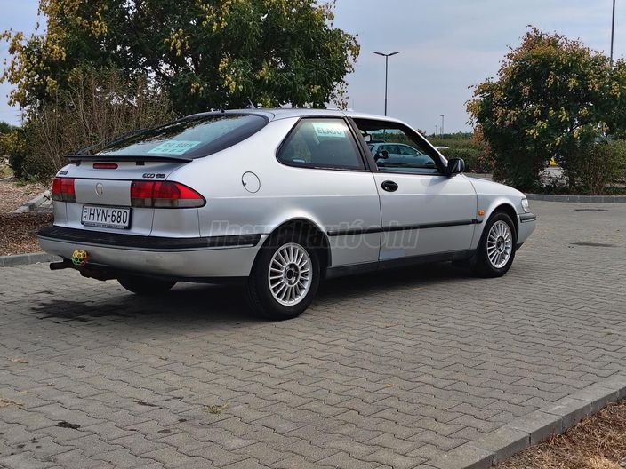 SAAB 900 2.0i