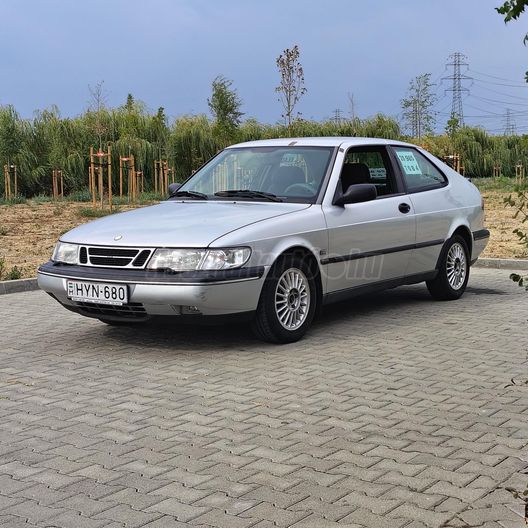 SAAB 900 2.0i