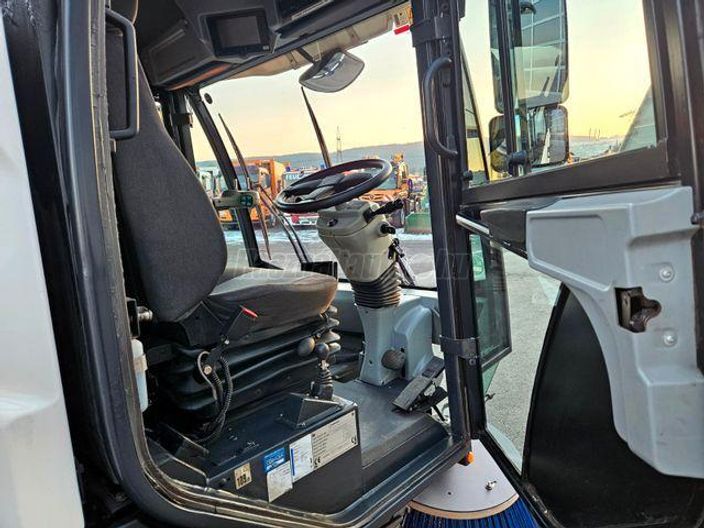 EGYEDI Johnston C401