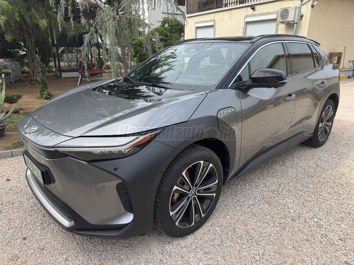 TOYOTA BZ4X Prestige Tech