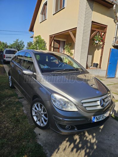 MERCEDES-BENZ B 200