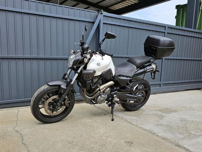 YAMAHA MT-03