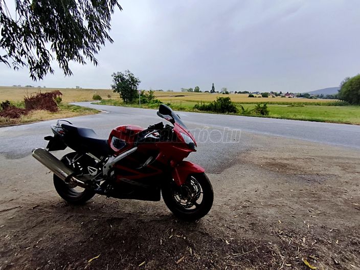 HONDA CBR 600 F