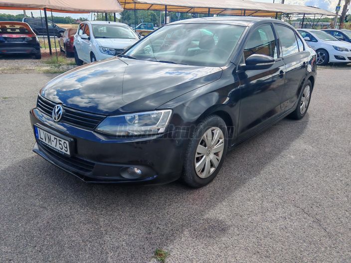 VOLKSWAGEN JETTA VI 1.2 TSI Trendline