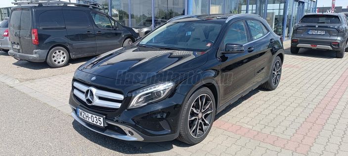 MERCEDES-BENZ GLA 200 Style 7G-DCT