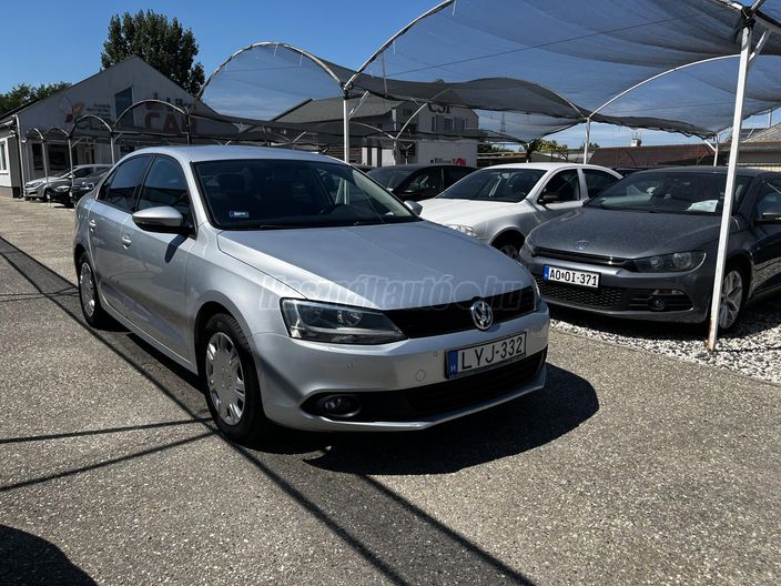 VOLKSWAGEN JETTA VI 1.4 TSI Comfortline
