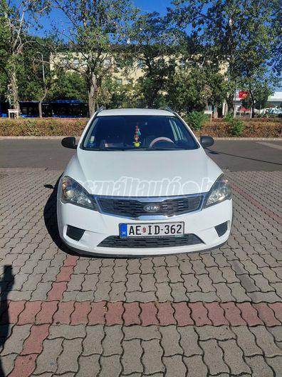 KIA CEE'D 1.4 EX