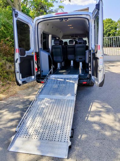 FORD TRANSIT 2.0 TDCi 350 L2H2 Trend (9 személyes )