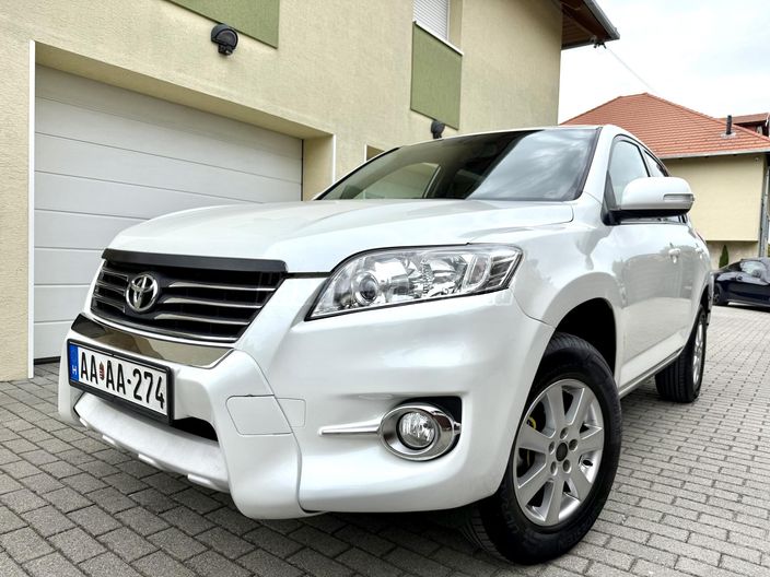 TOYOTA RAV 4 Rav4 2.2 D-4D Executive Navi