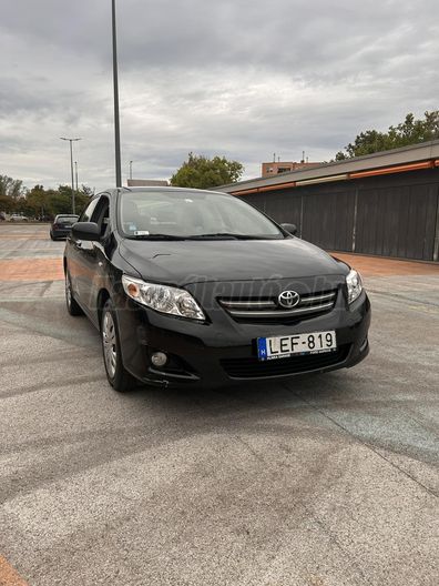TOYOTA COROLLA Sedan 1.4