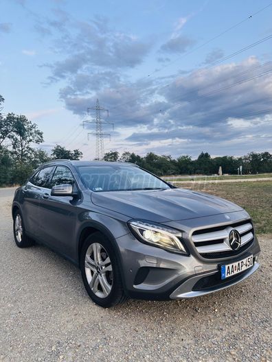 MERCEDES-BENZ GLA 200