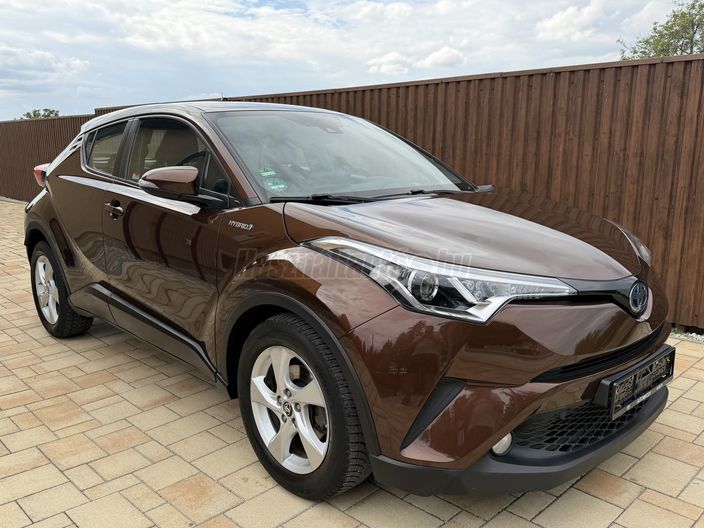 TOYOTA C-HR 1.8 Hybrid Dynamic Comfort LED e-CVT