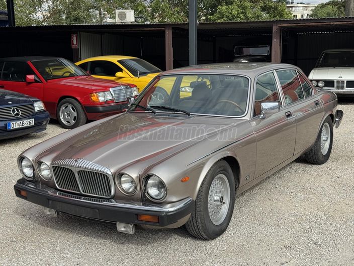 JAGUAR XJ Daimler Double Six (Automata)