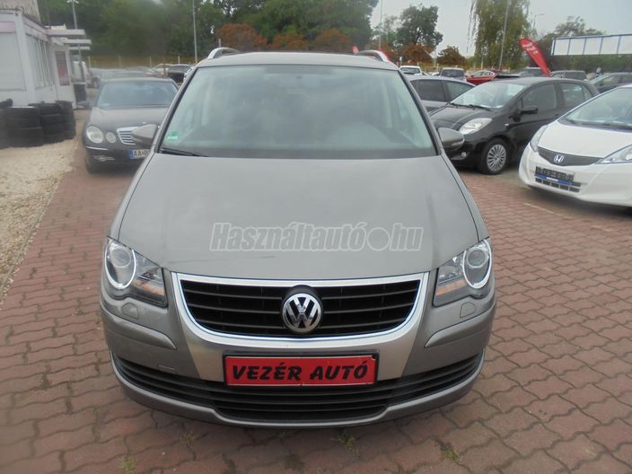 VOLKSWAGEN TOURAN Cross 1.6